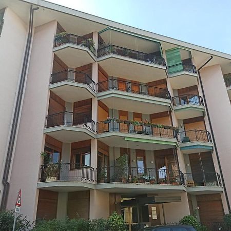 Blue Wave Apartment Arona - Lago Maggiore Zewnętrze zdjęcie